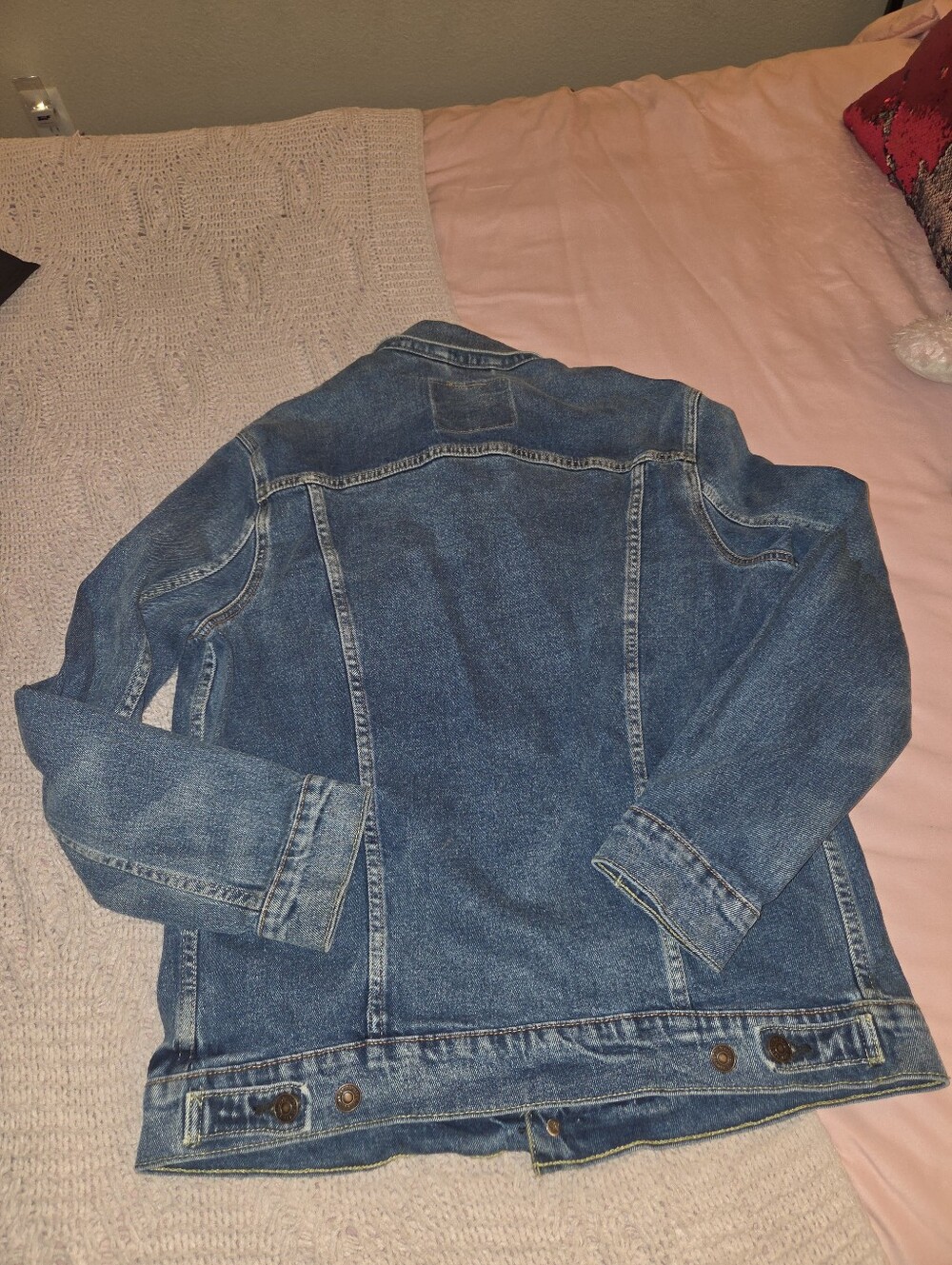 Levi's Men's Dark Blue Denim Trucker Jacket - Classic Trucker Style - Picture 9 of 9